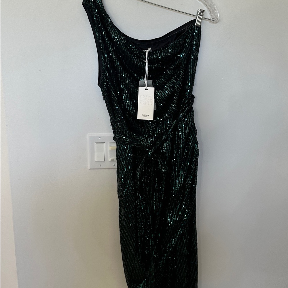 Grace Karin One-Shoulder Green Sequin Dress - Picture 3 of 4